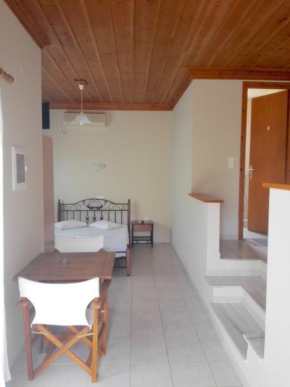 12 Gods Resort Pylos Pokoj fotografie